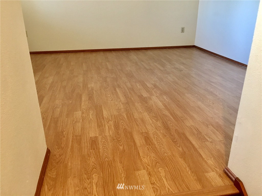 4806 Northeast 21st Street Renton, WA 98059 - Photo 8 of 14 Gallery Image 8
