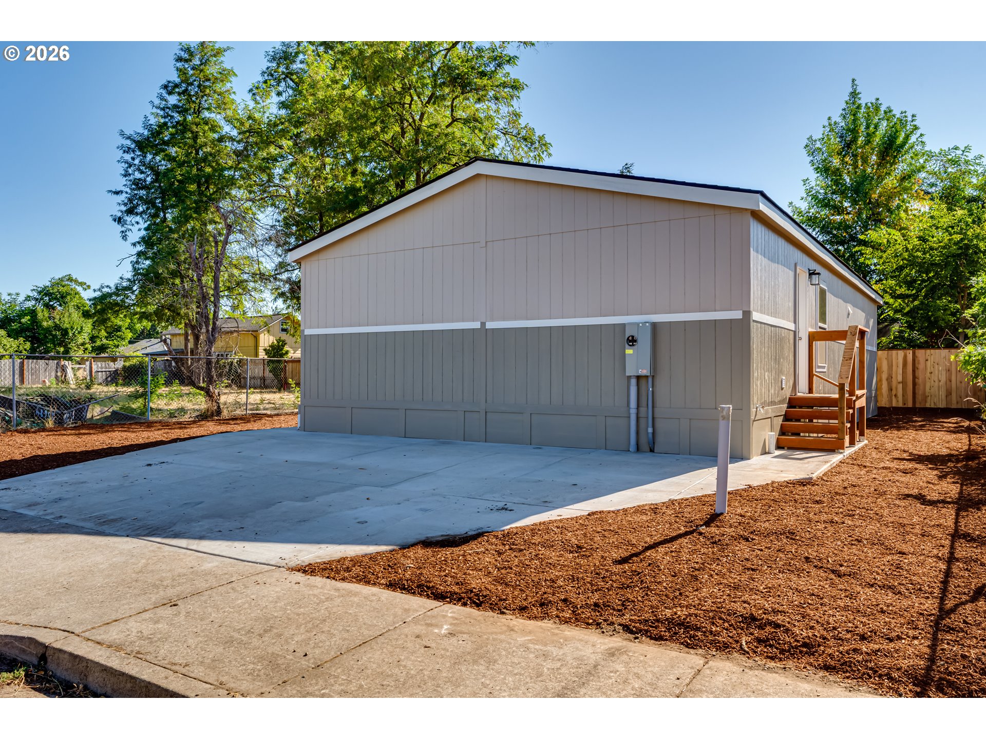 401 South 52nd Street Springfield, OR 97478 - Photo 3 of 31 Gallery Image 3