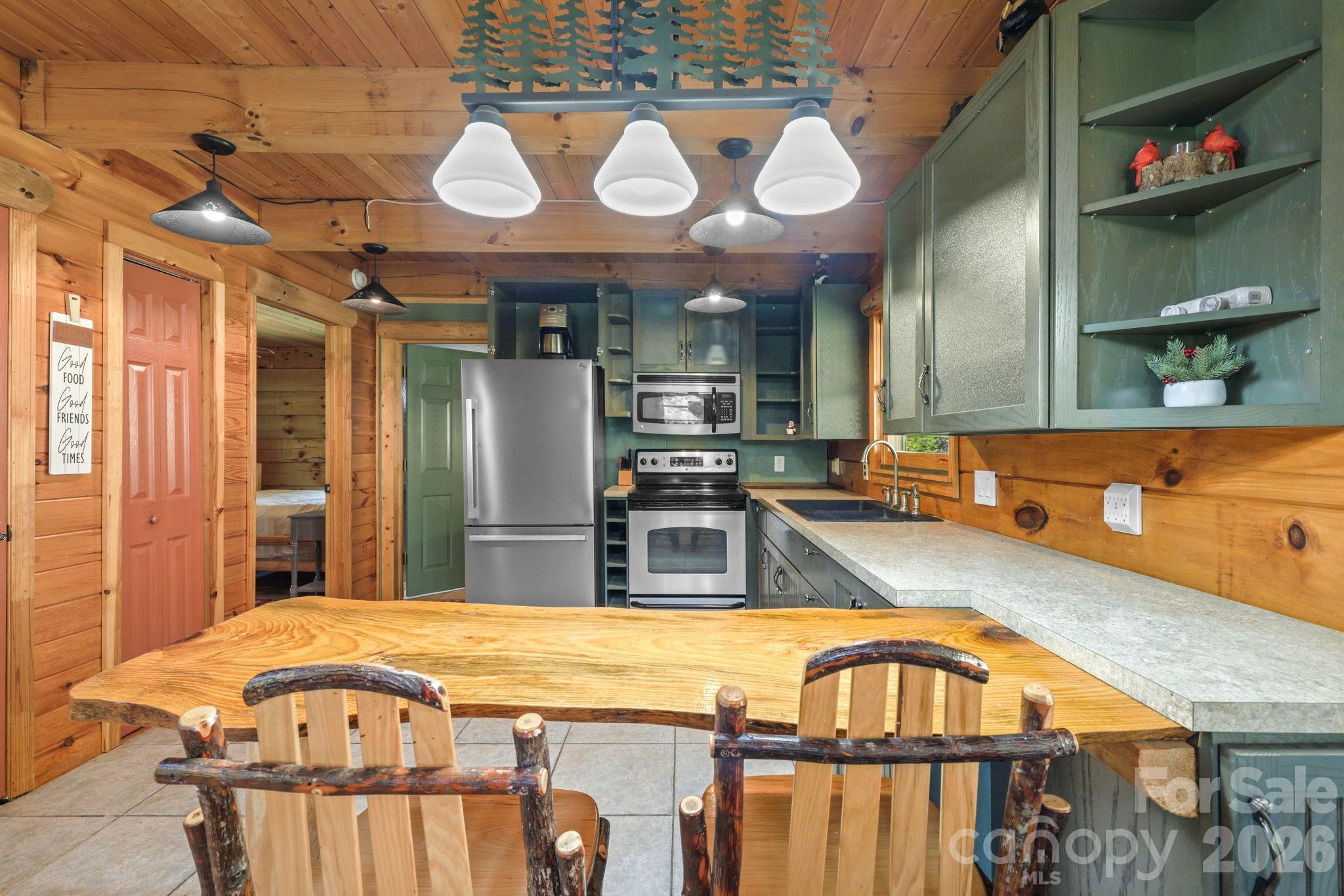 2560 Round Hill Road Bryson City, NC 28713 - Photo 7 of 48 Gallery Image 7