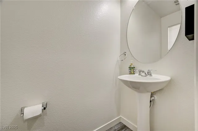 $1,860 | 1050 Spotted Saddle Street, Henderson, NV 89015