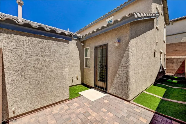 $1,860 | 1050 Spotted Saddle Street, Henderson, NV 89015