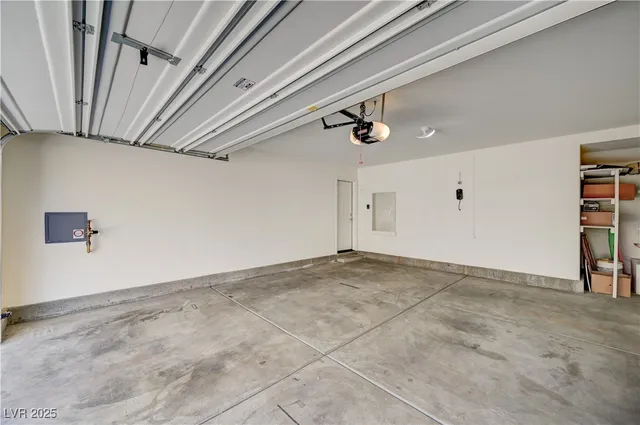 $1,860 | 1050 Spotted Saddle Street, Henderson, NV 89015