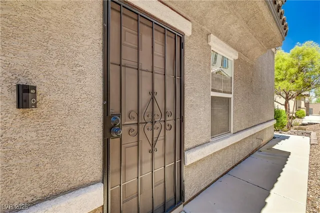 $1,860 | 1050 Spotted Saddle Street, Henderson, NV 89015