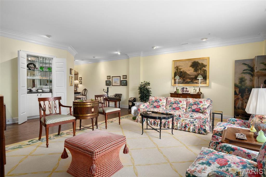 800 South Hanley Road, Unit 2D St. Louis, MO 63105 - Photo 14 of 41