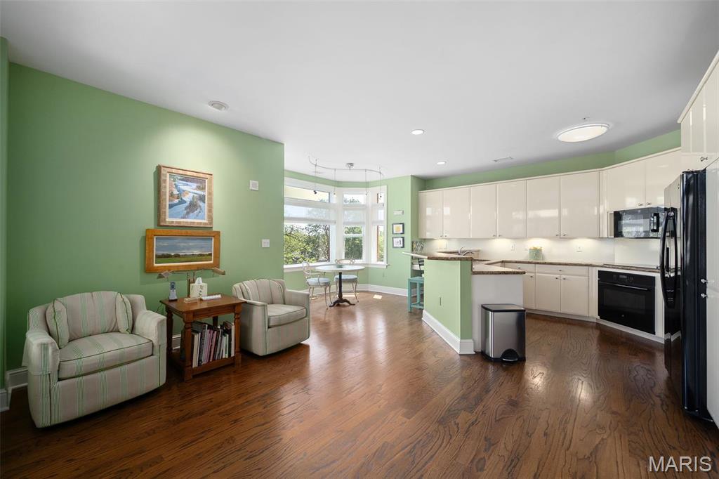 800 South Hanley Road, Unit 2D St. Louis, MO 63105 - Photo 17 of 41