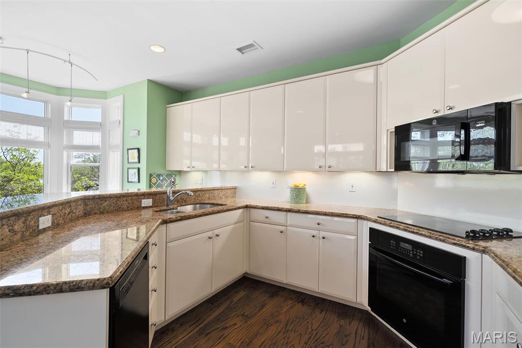 800 South Hanley Road, Unit 2D St. Louis, MO 63105 - Photo 21 of 41