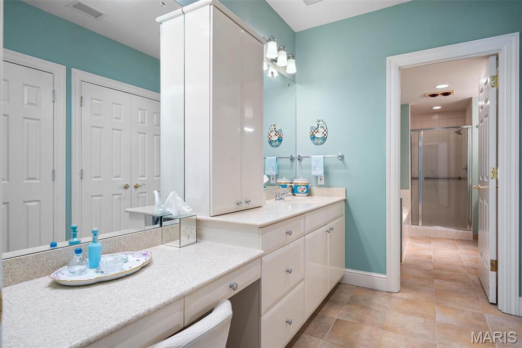 800 South Hanley Road, Unit 2D St. Louis, MO 63105 - Photo 29 of 41