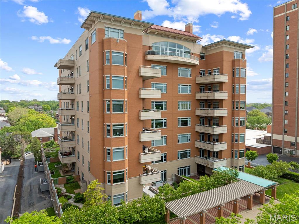 800 South Hanley Road, Unit 2D St. Louis, MO 63105 - Photo 4 of 41