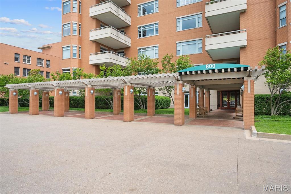 800 South Hanley Road, Unit 2D St. Louis, MO 63105 - Photo 5 of 41