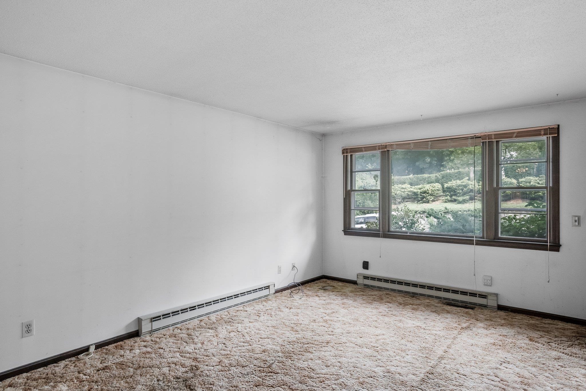 495 Central Street Manchester, NH 03103 - Photo 11 of 40