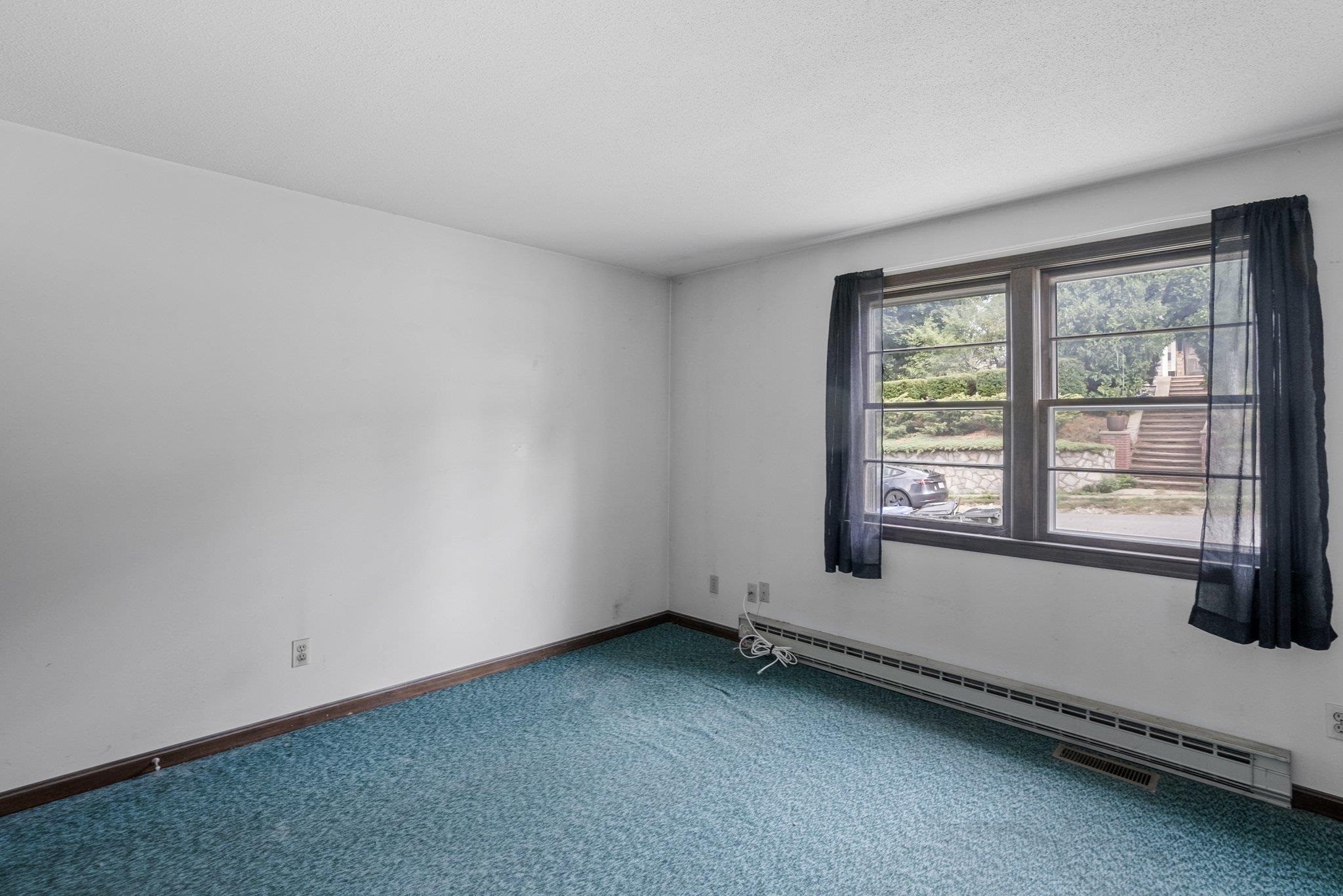 495 Central Street Manchester, NH 03103 - Photo 15 of 40