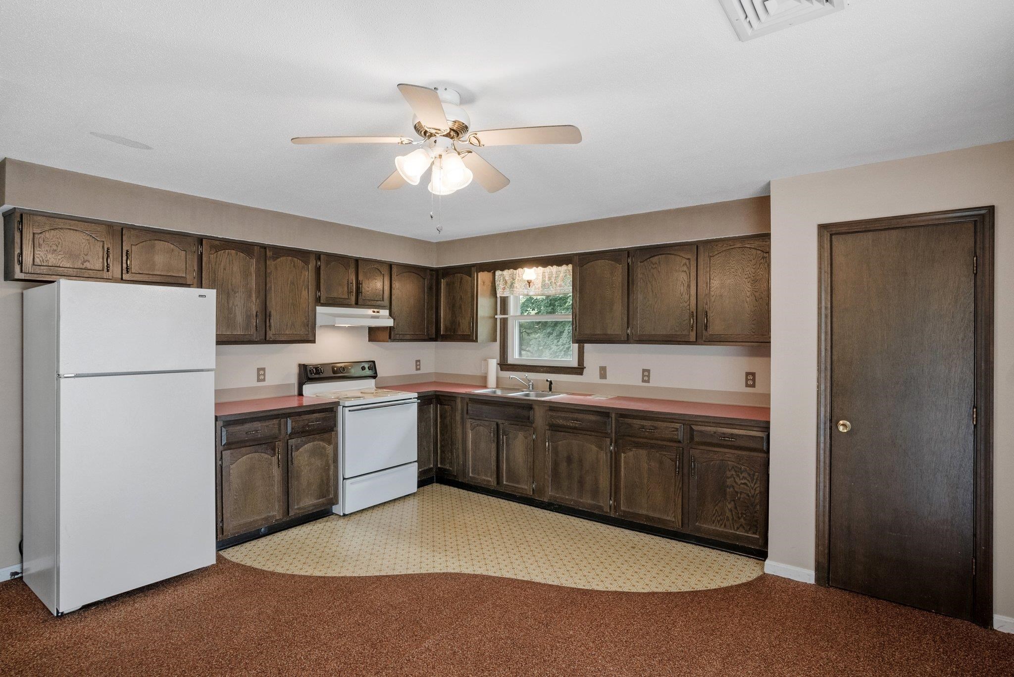 495 Central Street Manchester, NH 03103 - Photo 22 of 40