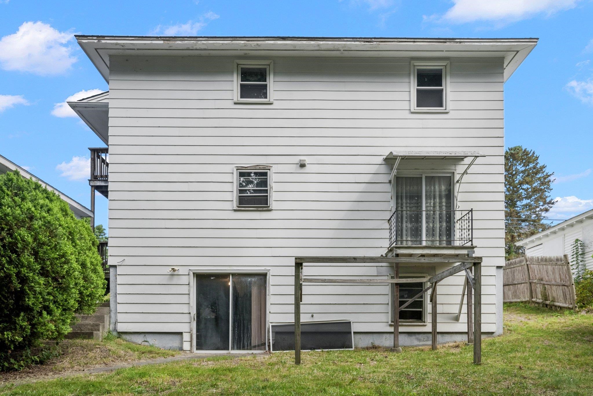 495 Central Street Manchester, NH 03103 - Photo 4 of 40