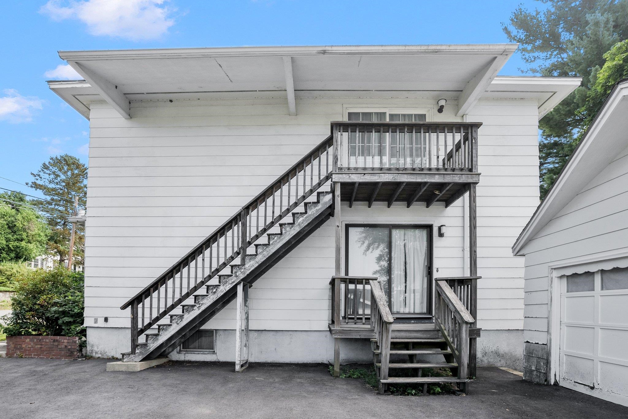 495 Central Street Manchester, NH 03103 - Photo 6 of 40