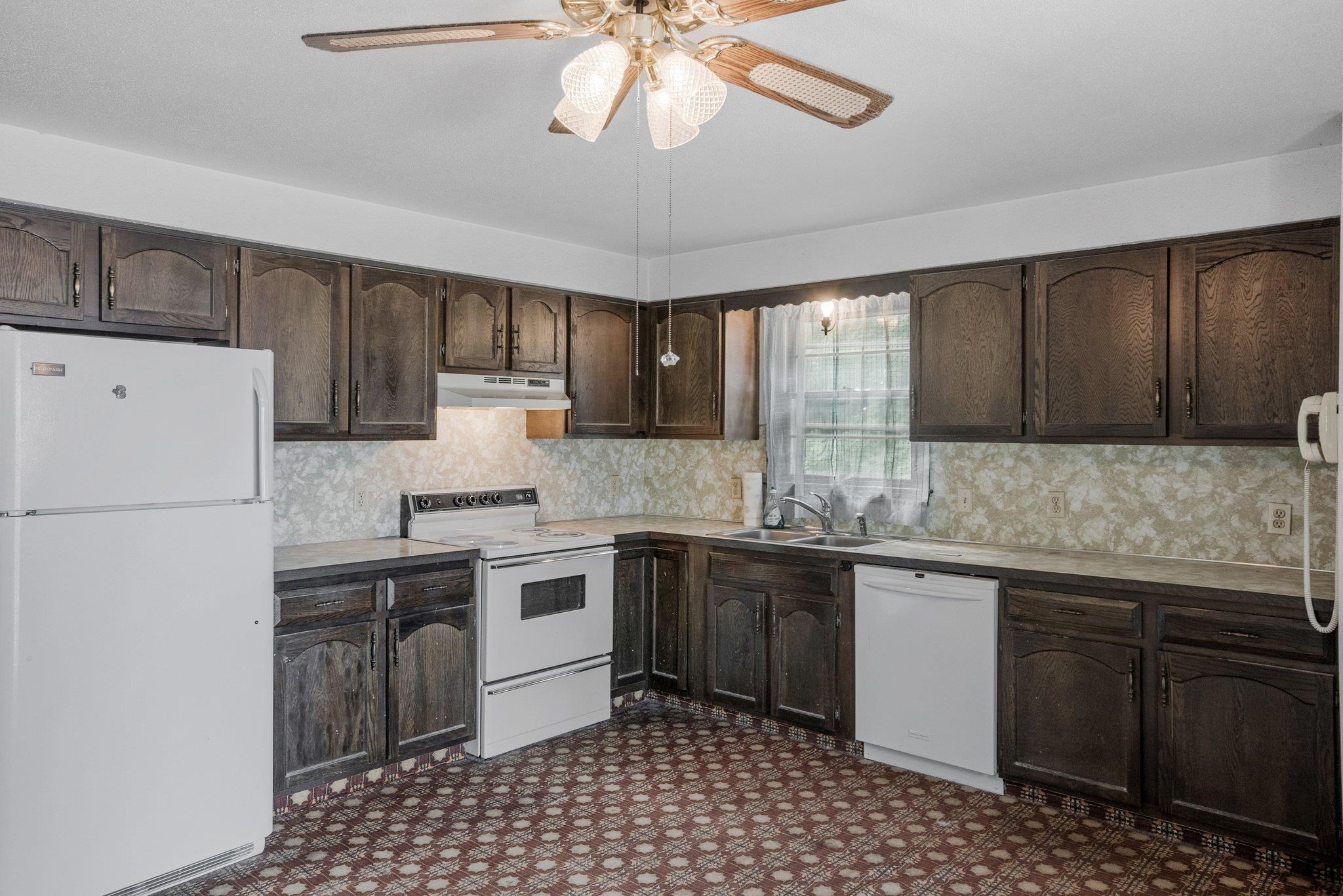 495 Central Street Manchester, NH 03103 - Photo 8 of 40