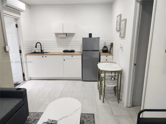 $1,300 | 1385 Northeast 133rd Street, North Miami, FL 33161