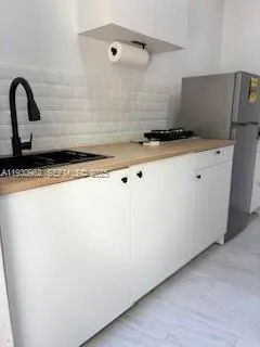 a close view of sink and tap