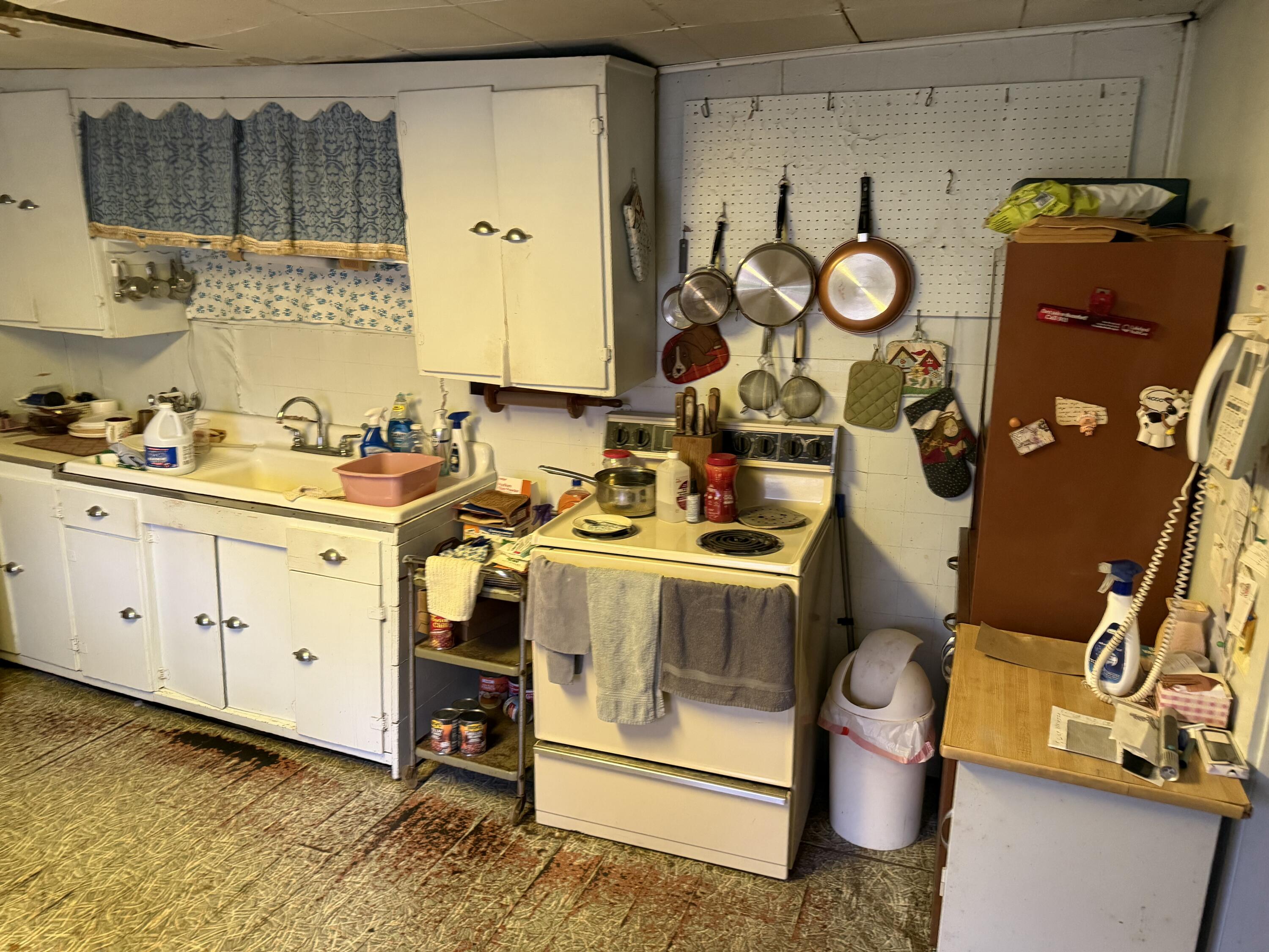 5873 Harding Street Coloma, MI 49038 - Photo 3 of 23 IMG_0068