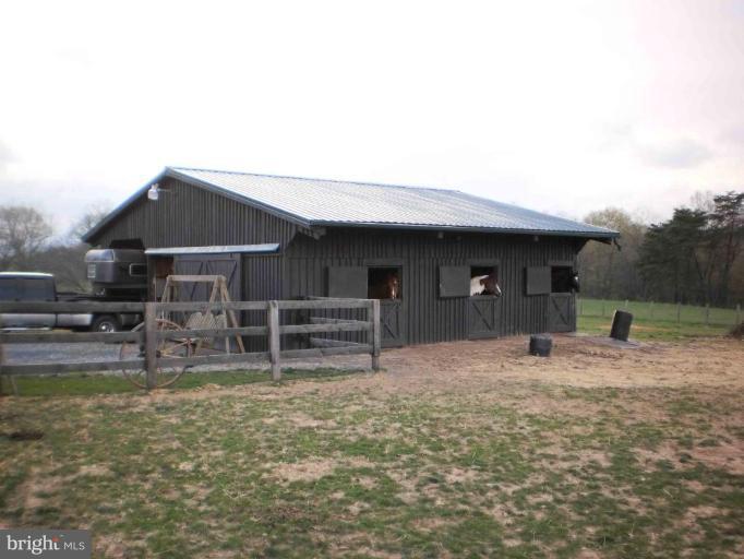 3691 Statler Road Greencastle, PA 17225 - Photo 14 of 18 Stable