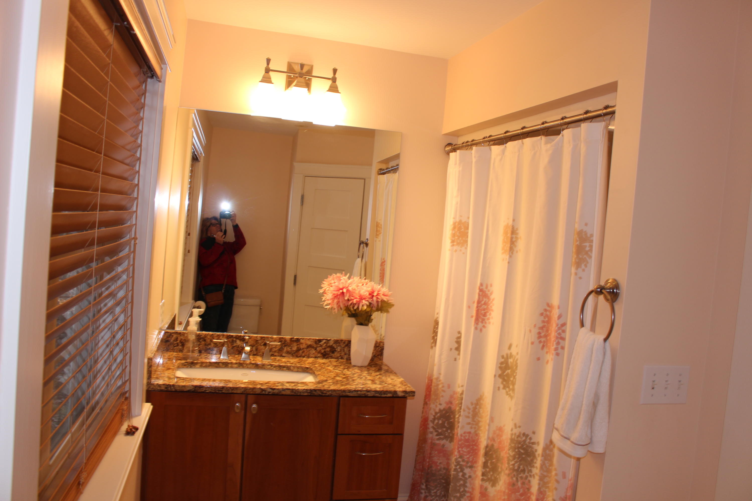 105 Beach Road Naples, ME 04055 - Photo 14 of 44 1st Floor Full Bath