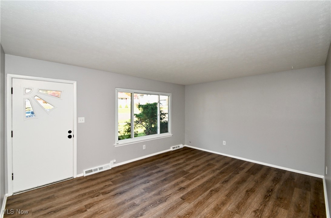 2526 Primewood Road Akron, OH 44305 - Photo 4 of 29 Gallery Image 4
