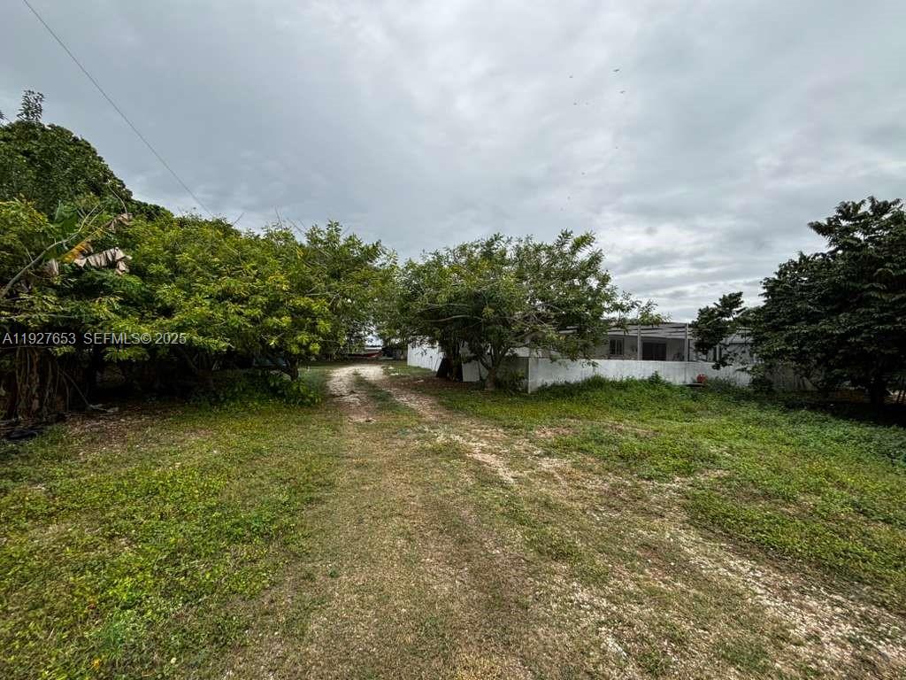 21160 Southwest 328th Street Homestead, FL 33034 - Photo 17 of 18 Photo 23