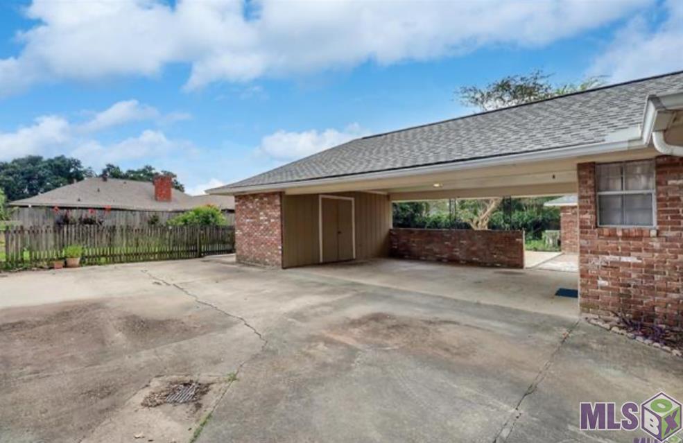 12679 East Sheraton Avenue Baton Rouge, LA 70815 - Photo 3 of 32