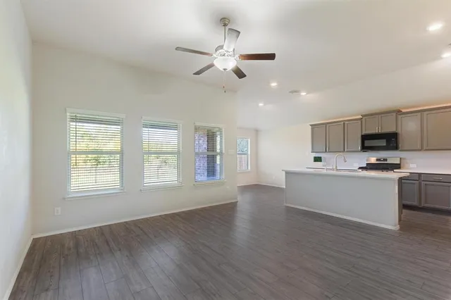 $2,175 | 1460 Acmite Avenue, Cross Roads, TX 76227