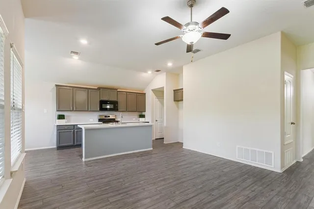 $2,175 | 1460 Acmite Avenue, Cross Roads, TX 76227