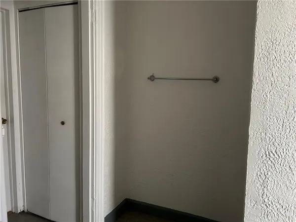 $1,300 | 420 South Pacific Avenue, Unit 2, Pittsburgh, PA 15224