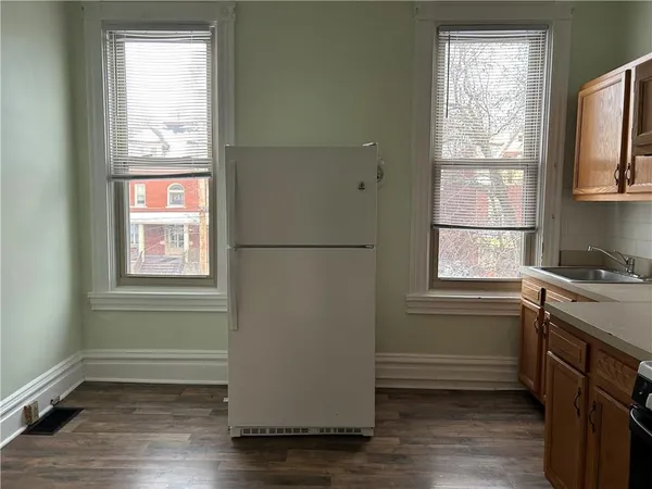 $1,300 | 420 South Pacific Avenue, Unit 2, Pittsburgh, PA 15224