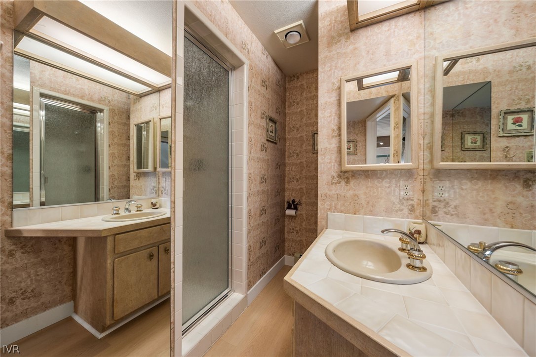 335 Ski Way, Unit 329 Incline Village, NV 89451 - Photo 22 of 39 Second Bathroom