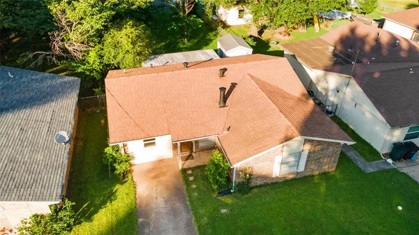 $1,799 | 417 Carroll Avenue, Wake Village, TX 75501