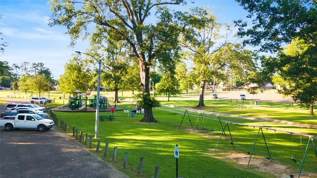 $1,799 | 417 Carroll Avenue, Wake Village, TX 75501