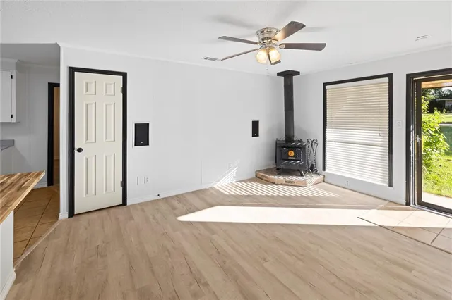 $1,799 | 417 Carroll Avenue, Wake Village, TX 75501