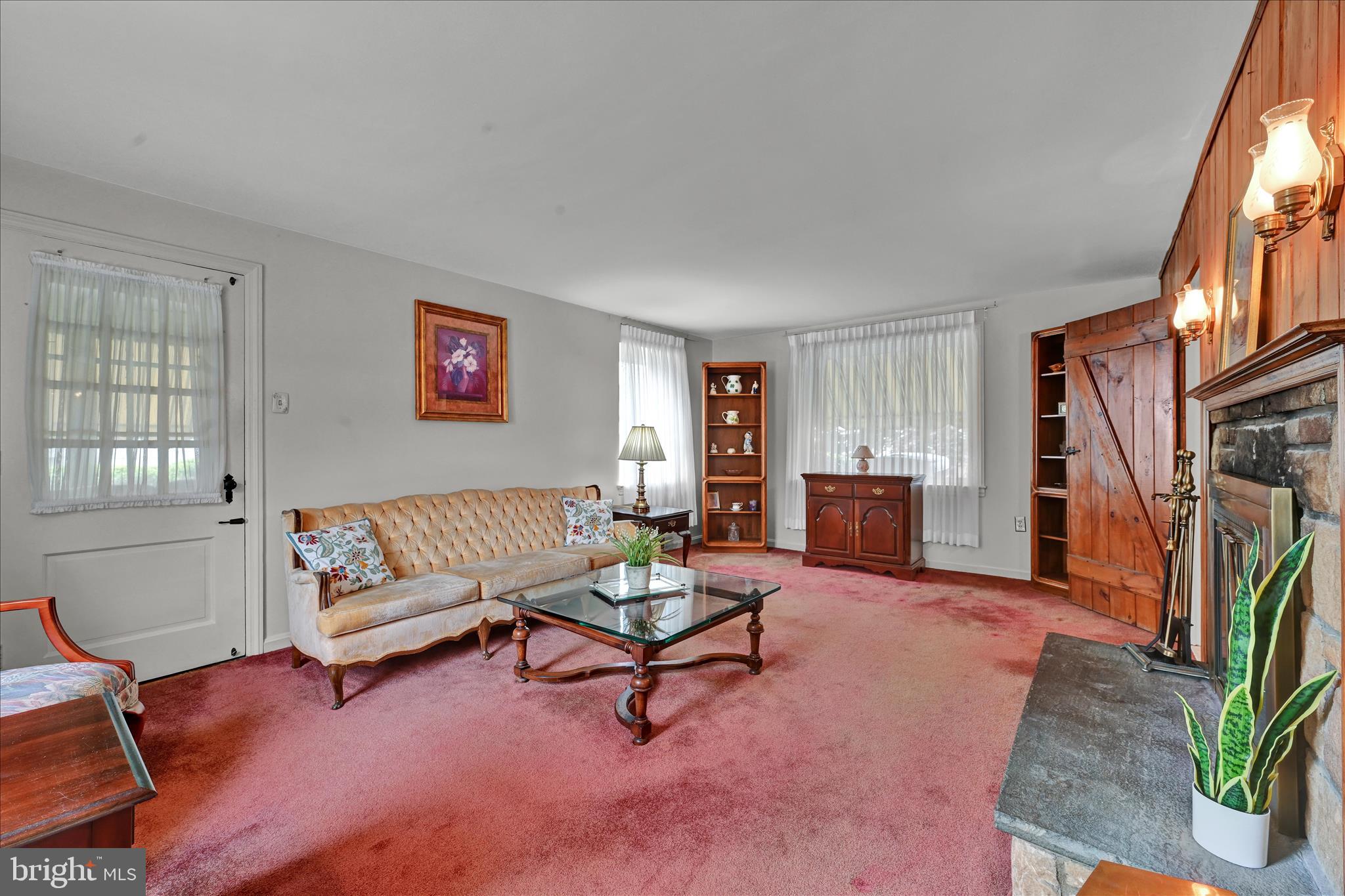 526 Argyle Road Drexel Hill, PA 19026 - Photo 8 of 42 Formal Living- Hardwood under the carpet!