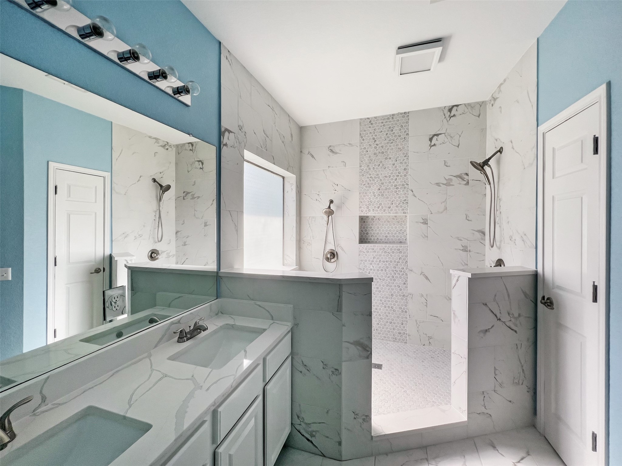 3917 Bronco Bend Loop Austin, TX 78744 - Photo 21 of 40 Primary Bathroom