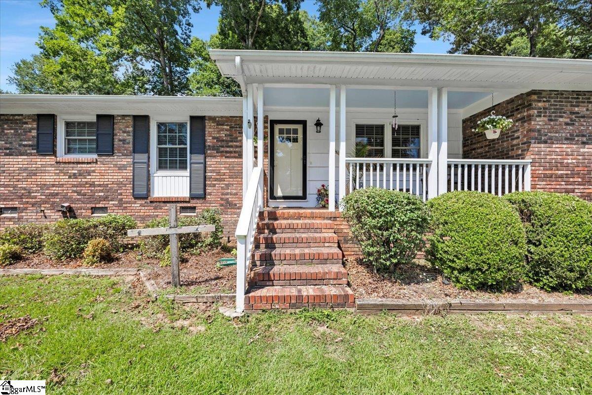 223 Meadow Lane Easley, SC 29642 - Photo 7 of 32