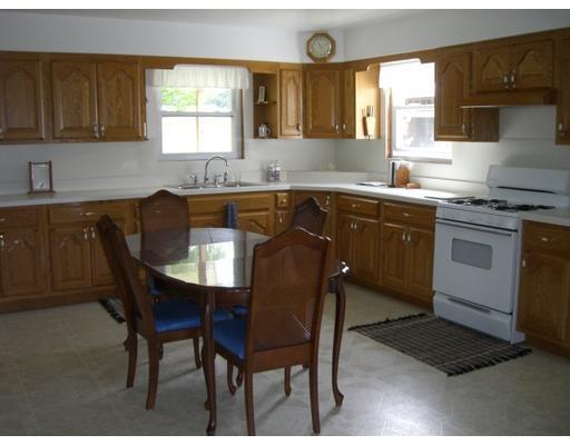 93 Furnace Road Fredonia, PA 16124 - Photo 6 of 13 Kitchen.