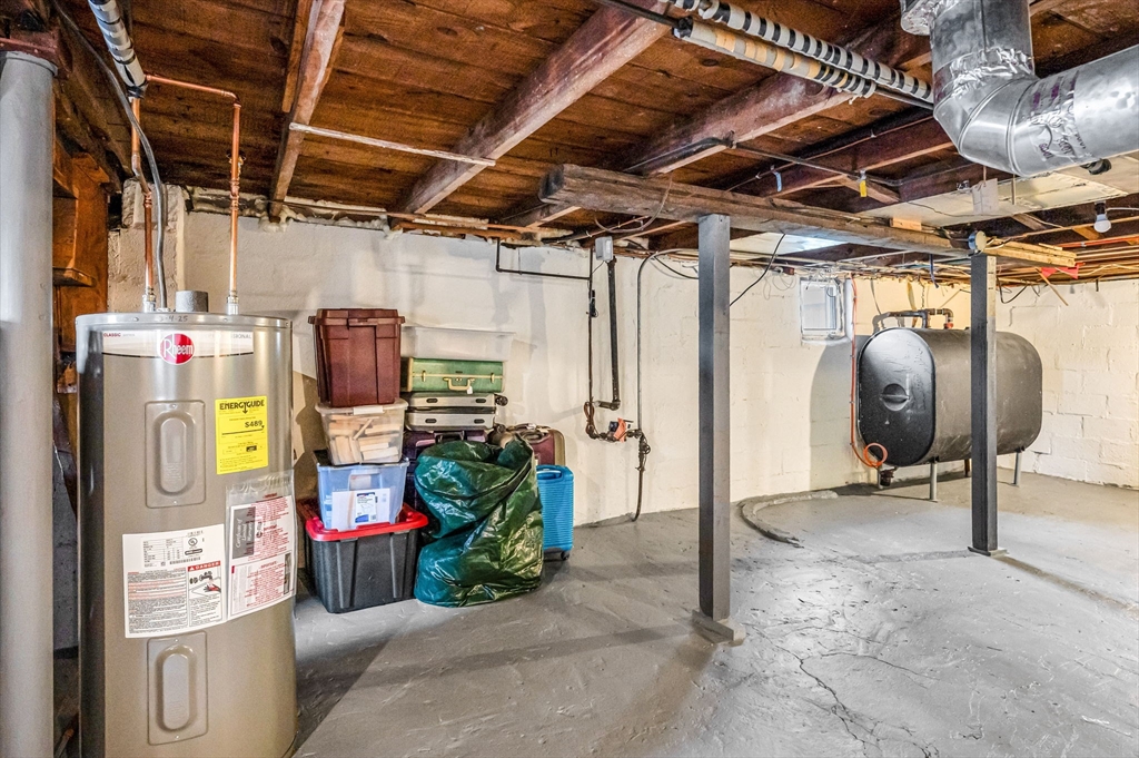 98 Pine Grove Street Springfield, MA 01119 - Photo 37 of 39 a utility room with dryer and washer
