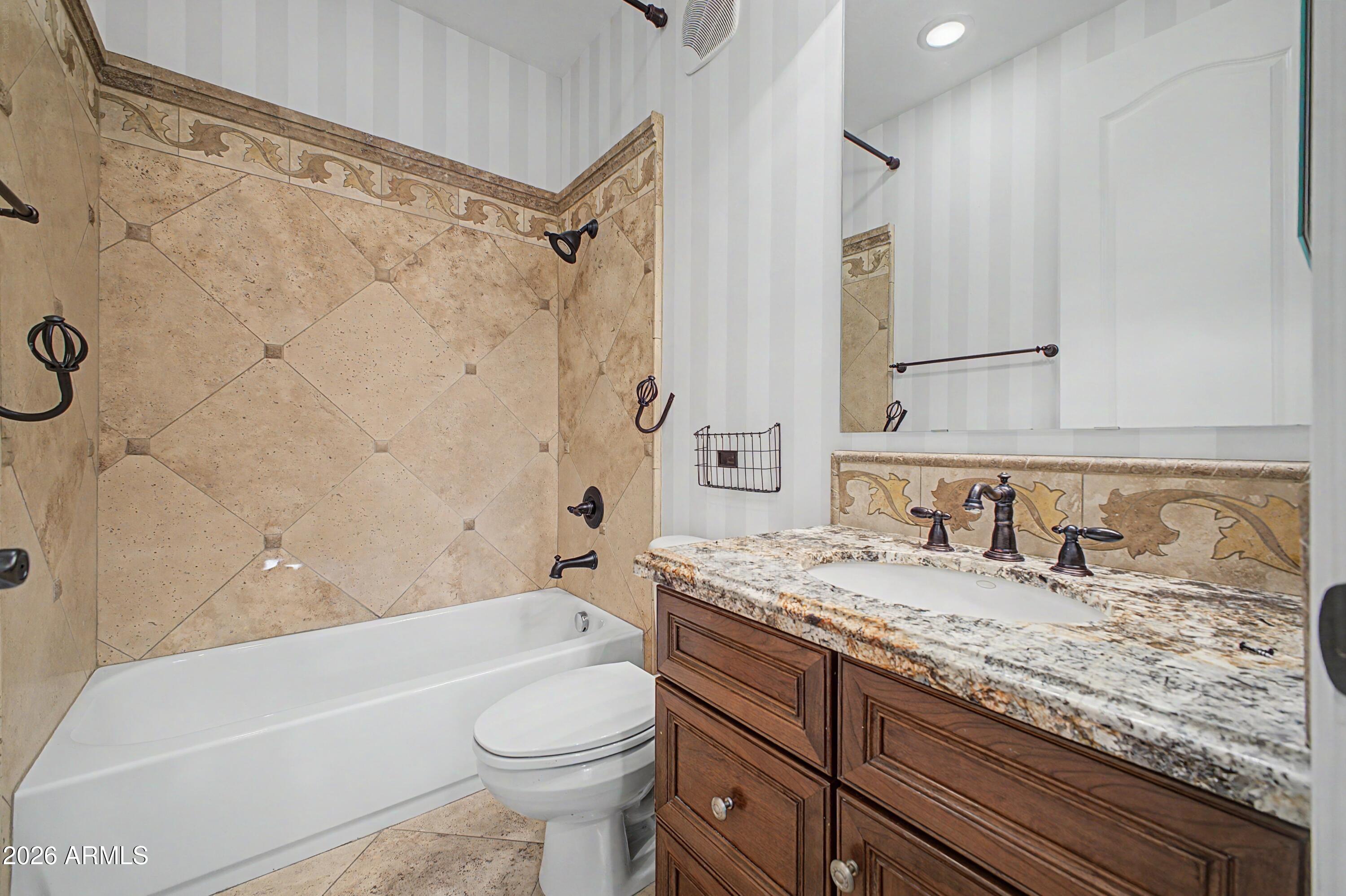 2450 East Roma Avenue Phoenix, AZ 85016 - Photo 14 of 30 Guest bath