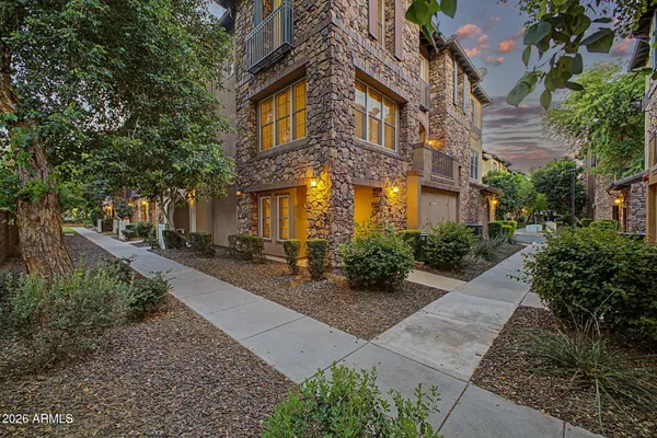 $479,000 | 2450 East Roma Avenue, Phoenix, AZ 85016