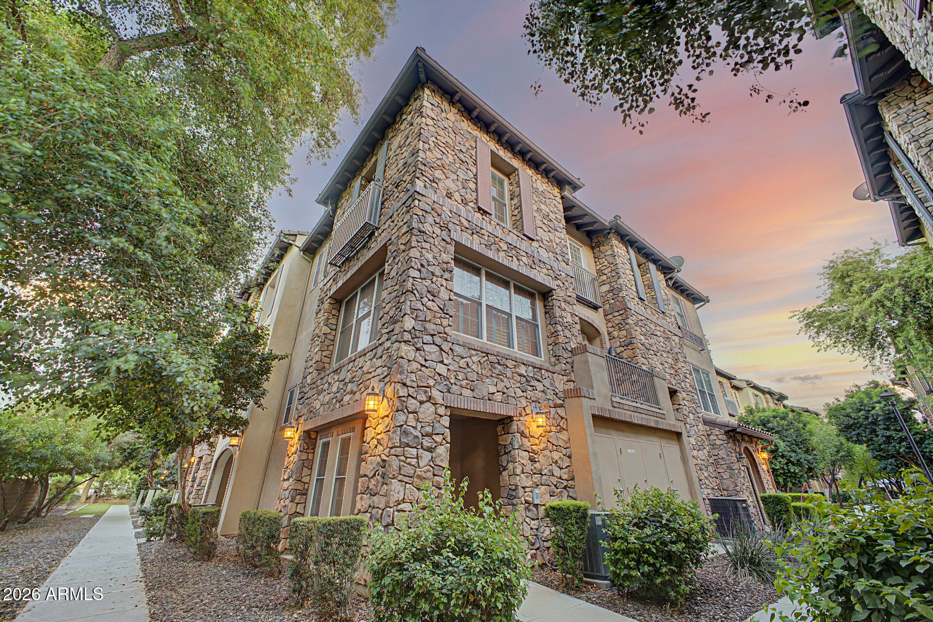 2450 East Roma Avenue Phoenix, AZ 85016 - Photo 23 of 30 Corner unit
