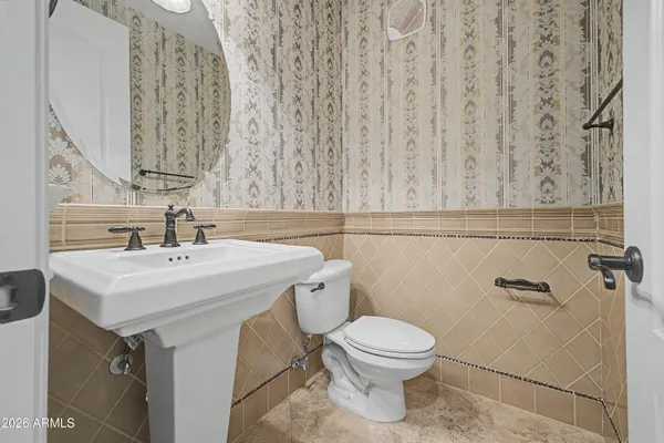 $479,000 | 2450 East Roma Avenue, Phoenix, AZ 85016