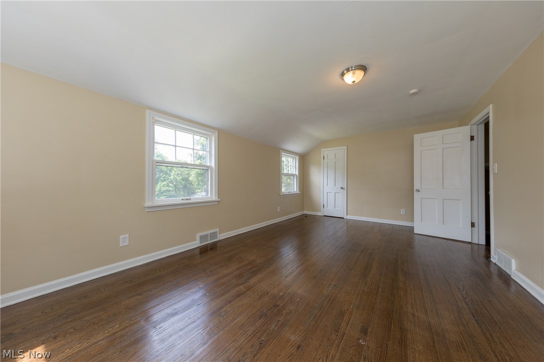 1131 Haselton Road Cleveland Heights, OH 44121 - Photo 22 of 31