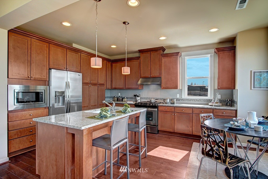 5518 Northeast 9th Street Renton, WA 98059 - Photo 2 of 14