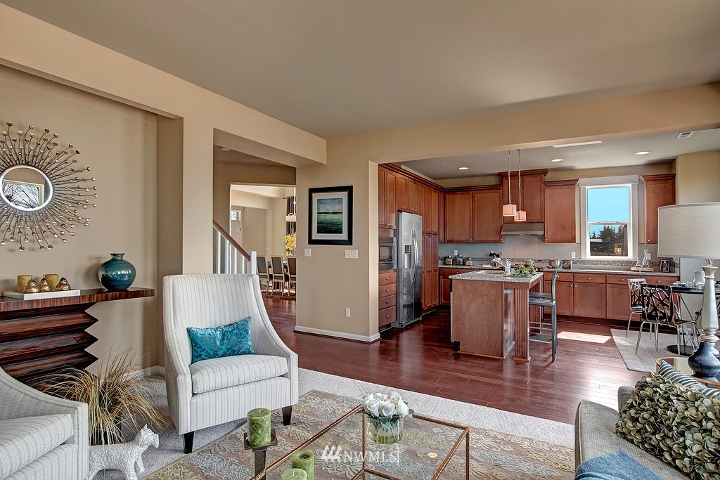 5518 Northeast 9th Street Renton, WA 98059 - Photo 4 of 14