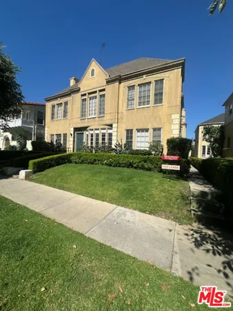 $3,500 | 136 South Reeves Drive, Unit B, Beverly Hills, CA 90212