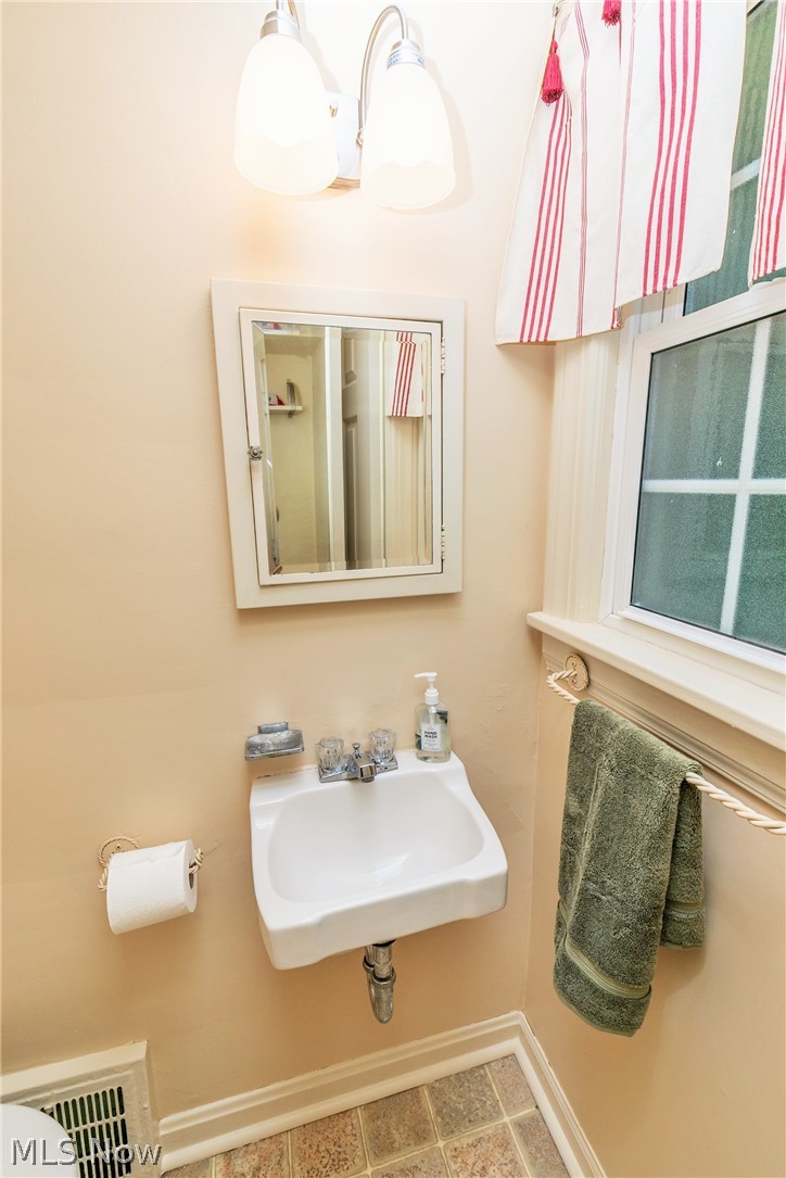 3484 Edison Road Cleveland Heights, OH 44121 - Photo 18 of 35 Gallery Image 18