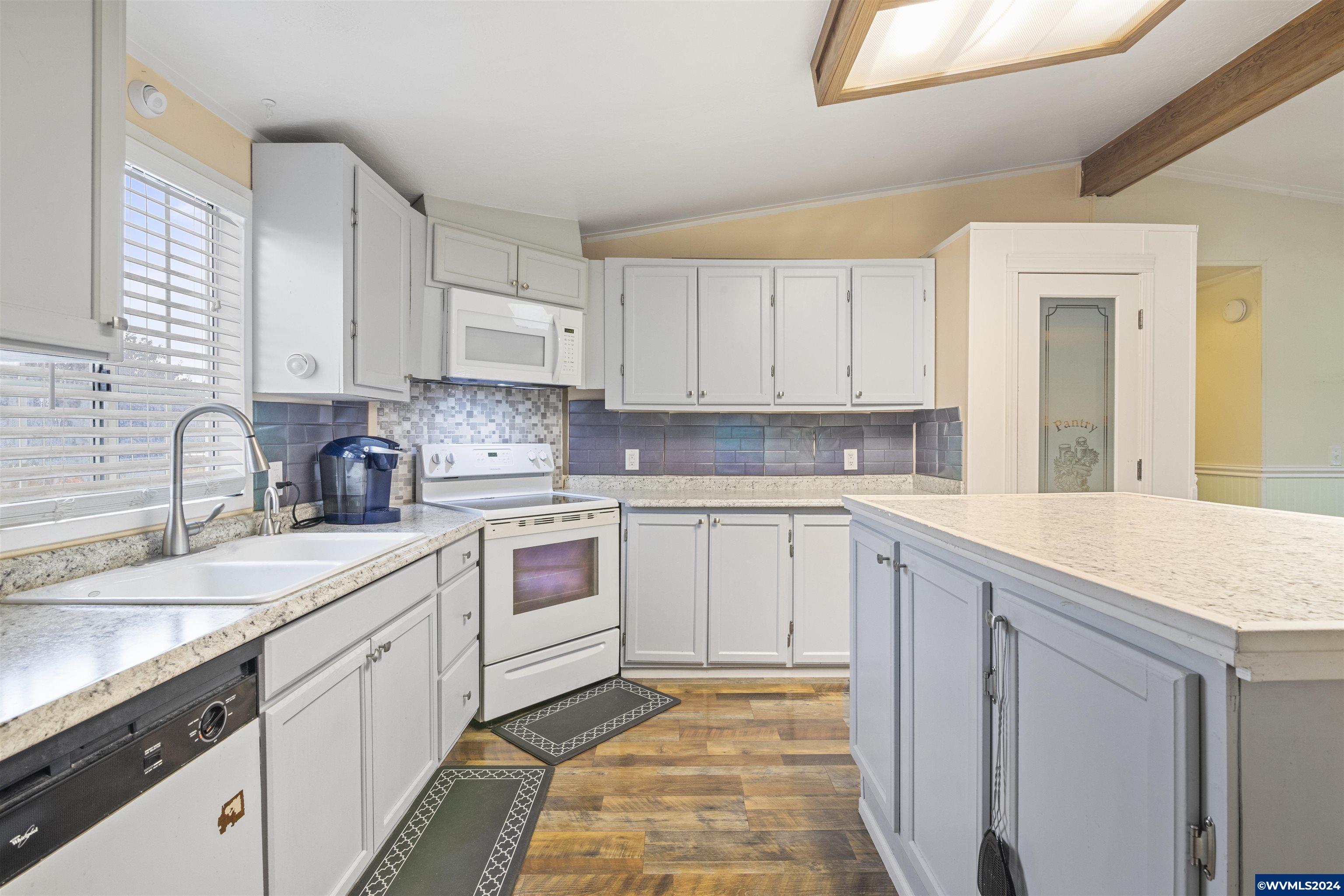 3296 Turner Road Southeast Salem, OR 97302 - Photo 11 of 29 Gallery Image 11